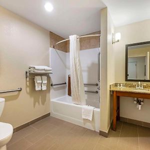 King Suite Accessible or Non-Smoking